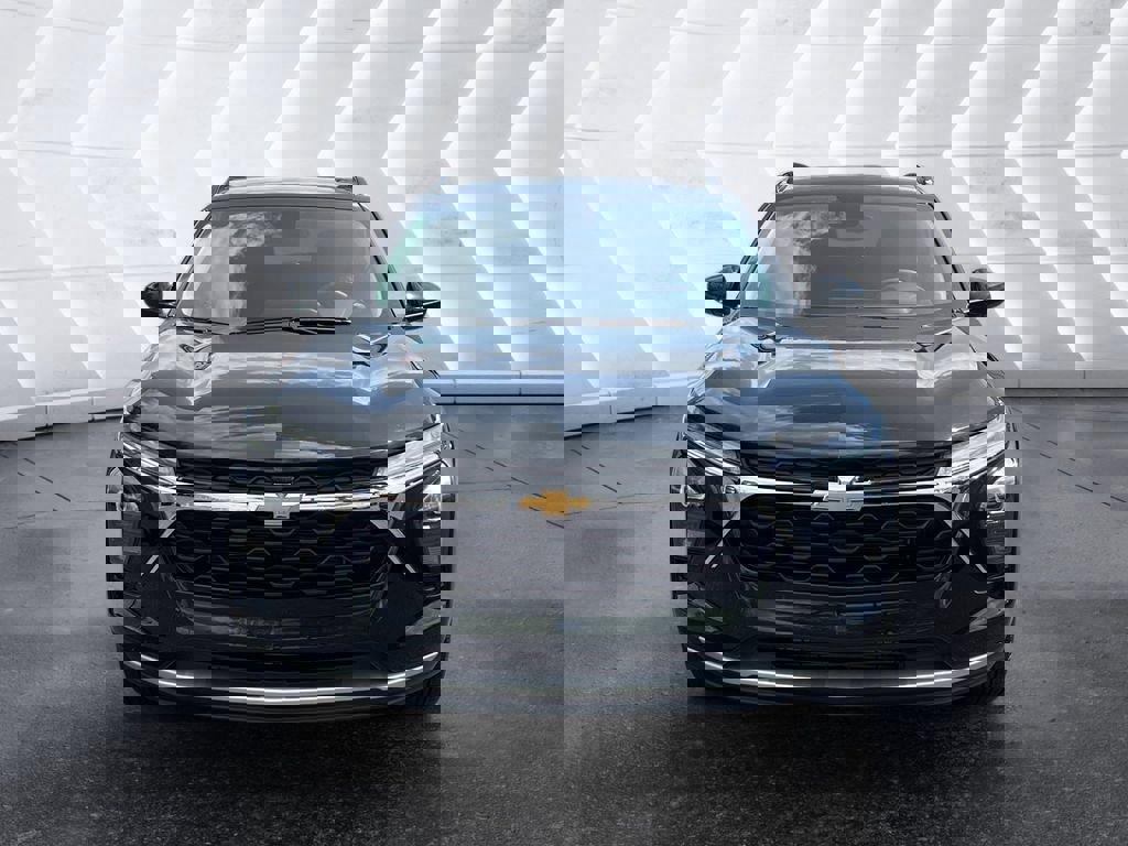 Used 2026 Chevrolet Trax LT w/ Driver Confidence Package image 2