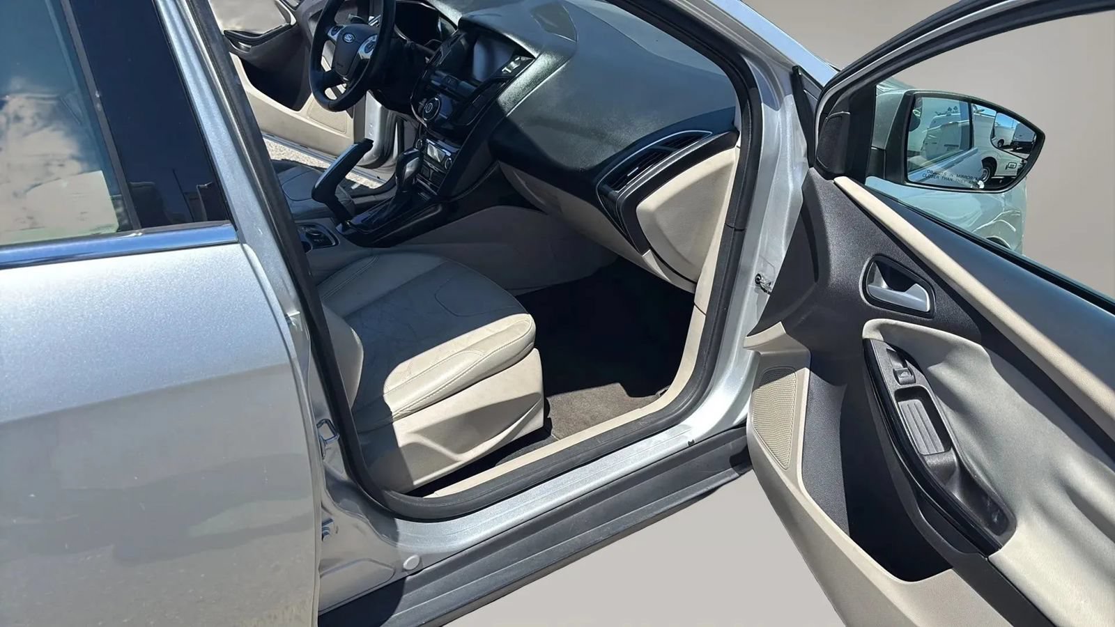 Used 2013 Ford Focus Electric Hatchback FWD image 24