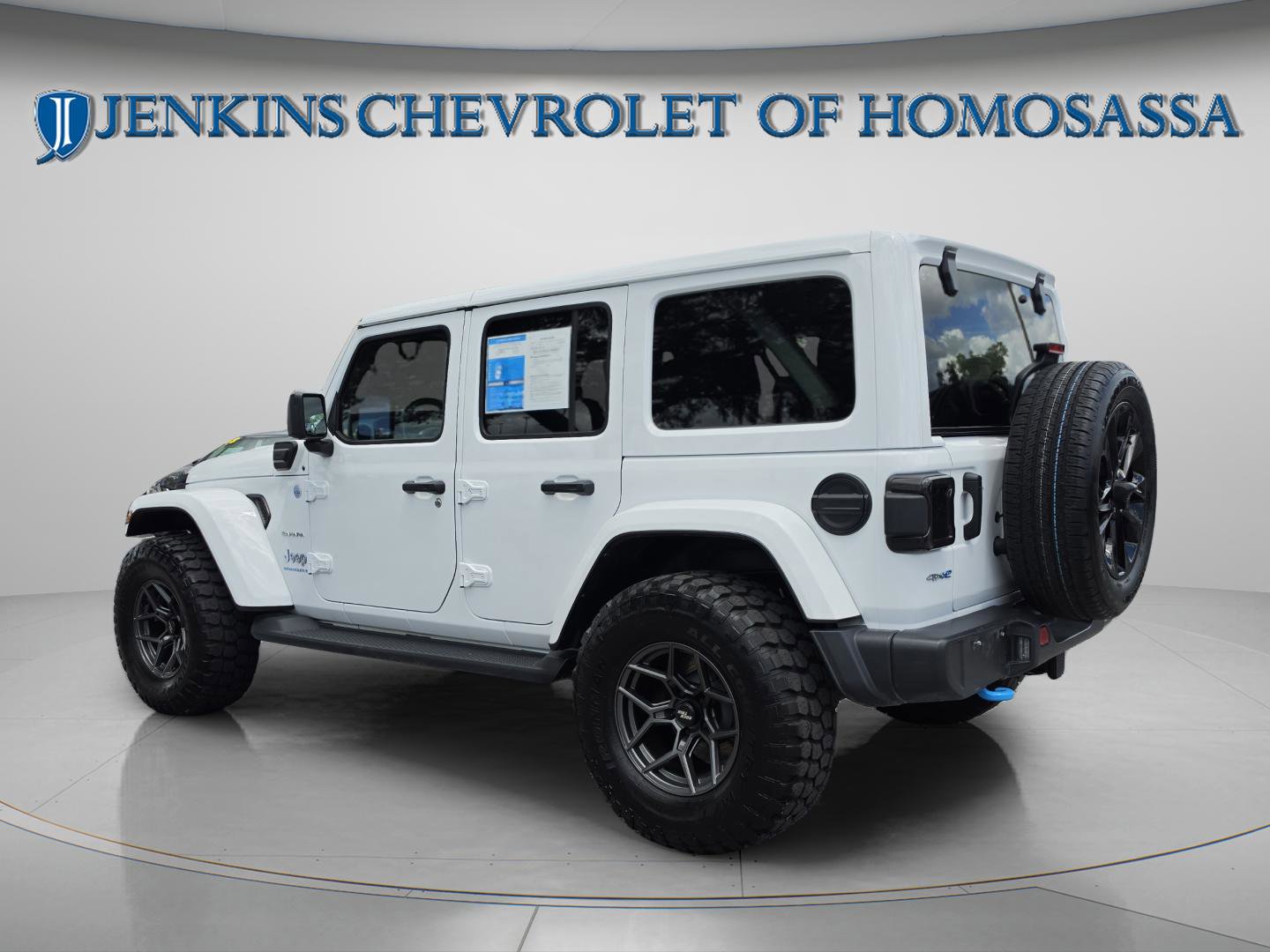 Used 2024 Jeep Wrangler Unlimited Sahara AWD/4WD image 7