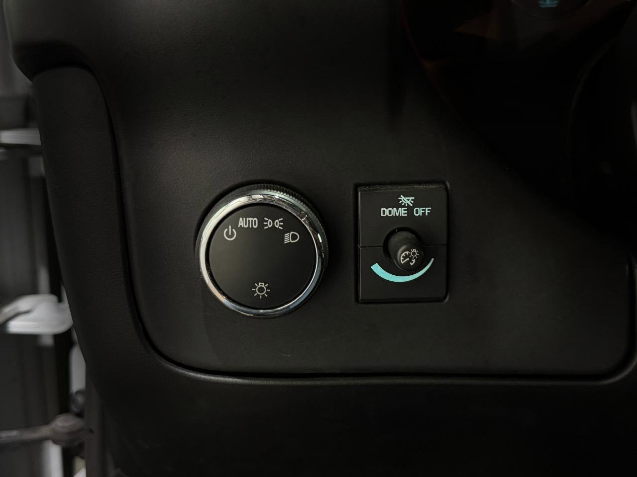 Used 2020 Chevrolet Express 3500 Extended w/ Driver Convenience Package RWD image 6