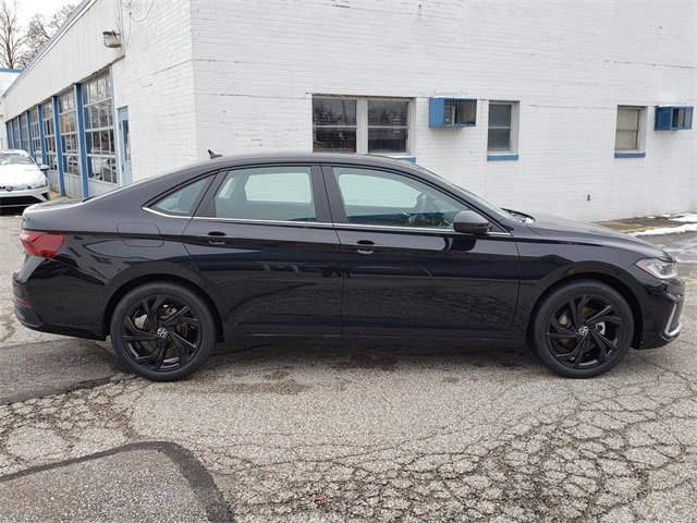 New 2026 Volkswagen Jetta SE image 2