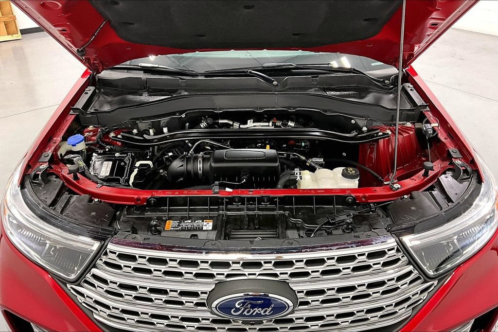 Used 2022 Ford Explorer Limited w/ Equipment Group 301A RWD image 11
