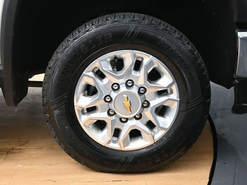 Used 2022 Chevrolet Silverado 2500 LT w/ Convenience Package AWD/4WD image 14