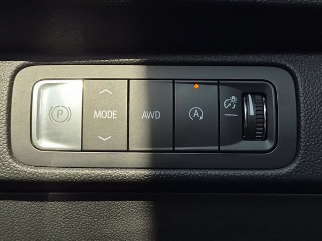 Used 2024 Chevrolet Traverse RS AWD/4WD image 17
