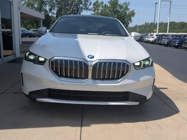 Certified 2023 BMW X3 xDrive30i w/ Premium Package AWD/4WD image 2