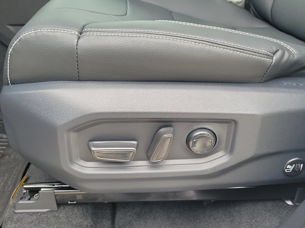 New 2026 Toyota Tundra Limited AWD/4WD image 22