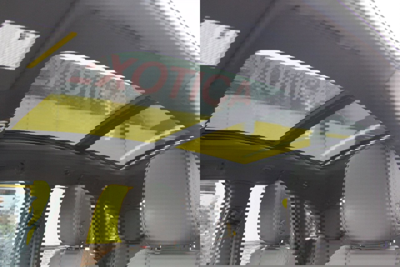 Used 2016 Porsche Macan S image 18