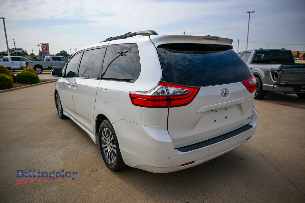 Used 2020 Toyota Sienna XLE Premium FWD image 5