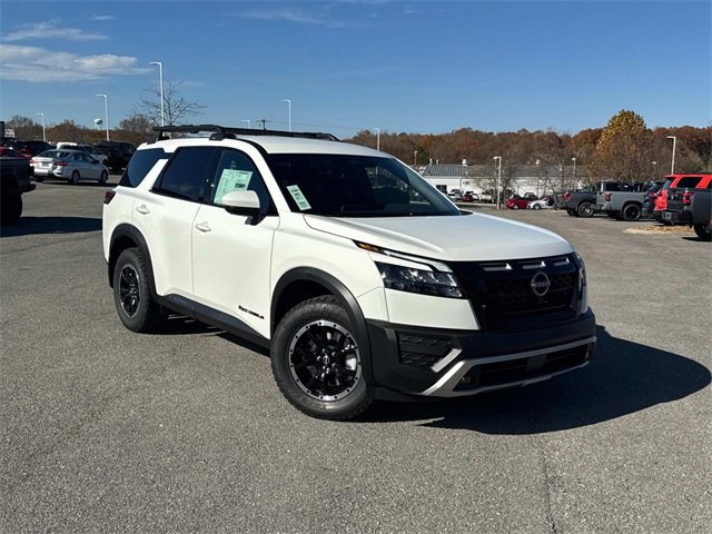 New 2025 Nissan Pathfinder Rock Creek image 2