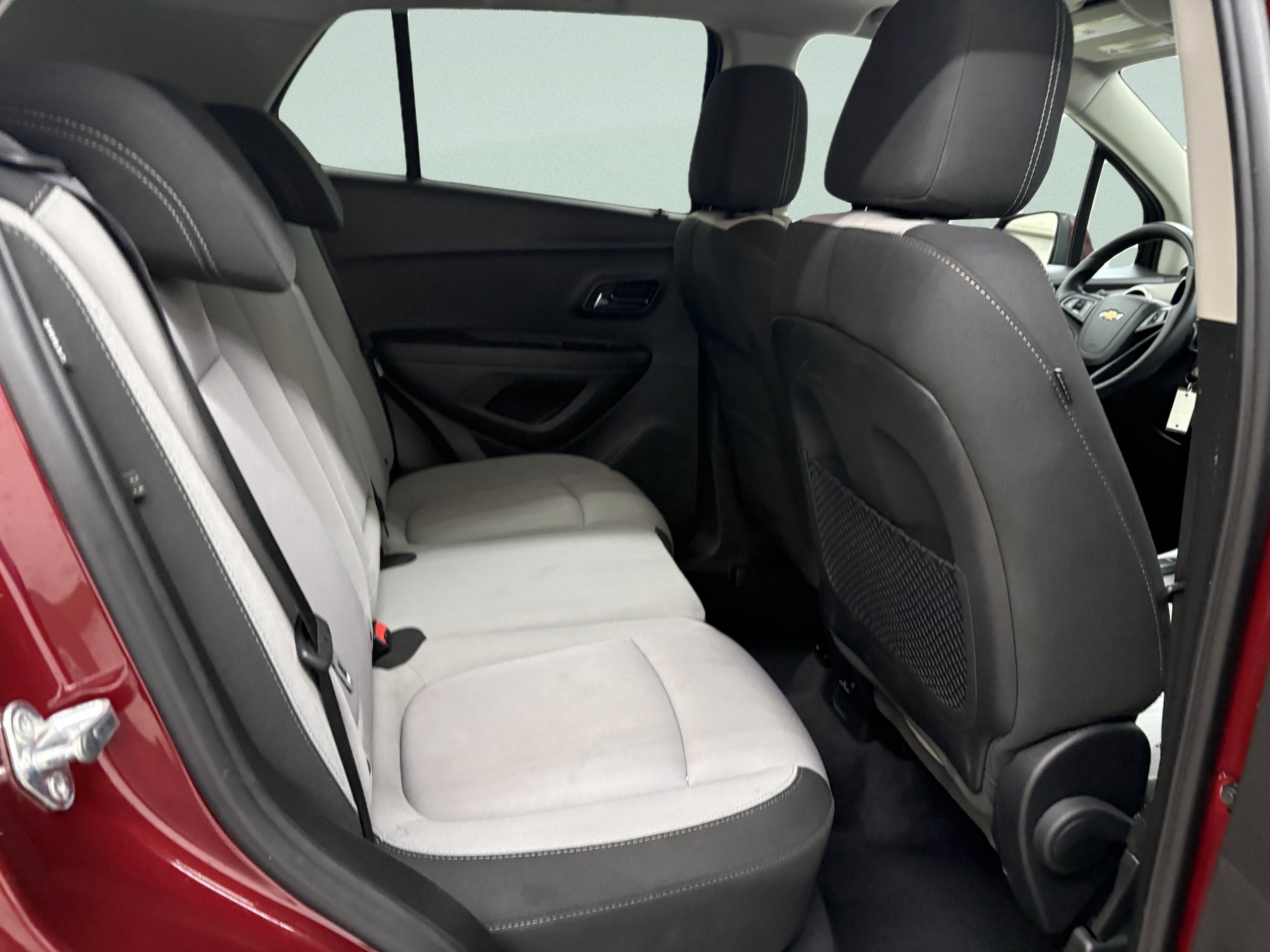 Used 2016 Chevrolet Trax LT w/ LT Sun and Sound Package FWD image 21