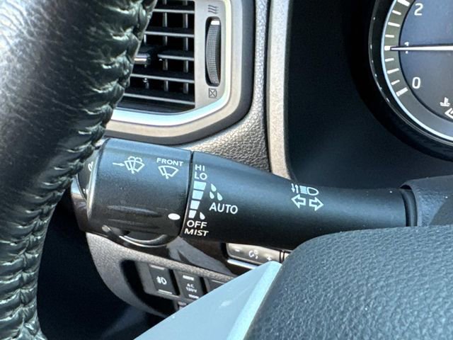 Used 2019 Nissan Titan SV w/ SV Convenience Package image 25