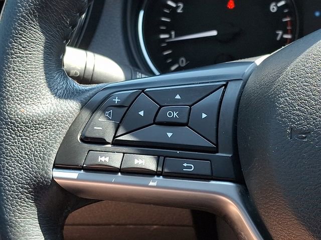 Used 2017 Nissan Rogue SV AWD/4WD image 20