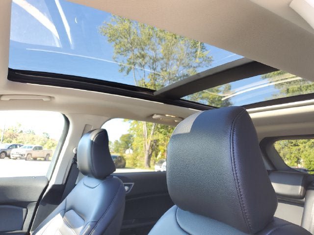 Used 2024 Ford Edge SEL w/ Convenience Package AWD/4WD image 6