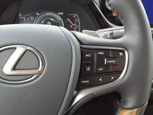 New 2025 Lexus ES 300h Ultra Luxury image 16