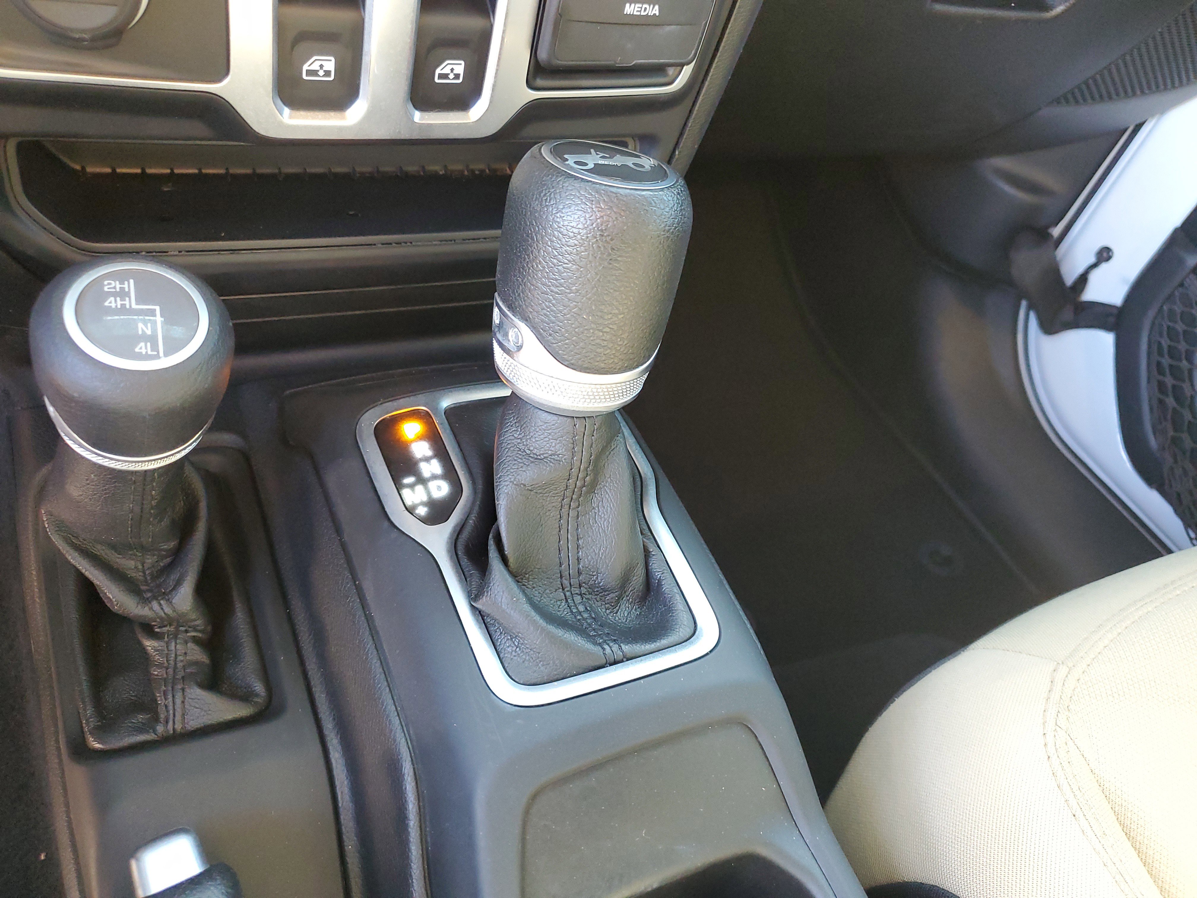 Used 2019 Jeep Wrangler Sport S image 23