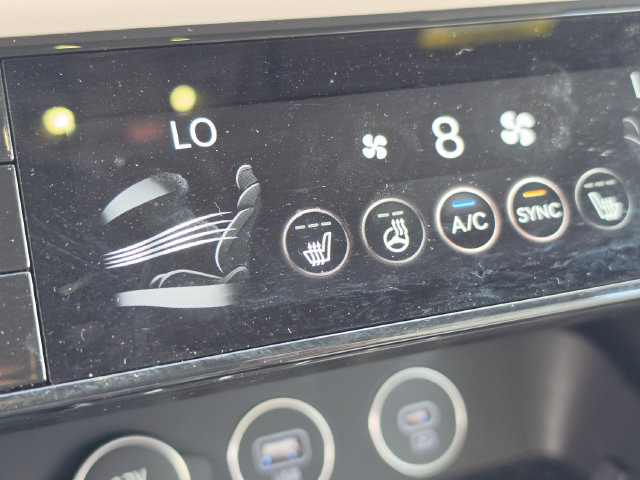 Used 2025 Genesis G70 2.5T AWD/4WD image 34