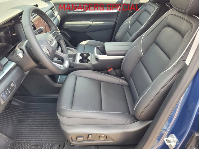 New 2026 GMC Terrain Denali w/ LPO, Black Badging Package image 21