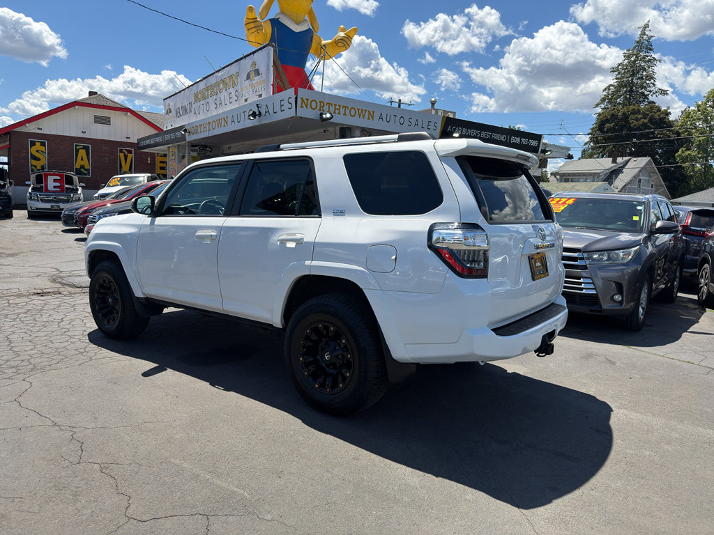 Used 2019 Toyota 4Runner SR5 AWD/4WD image 4