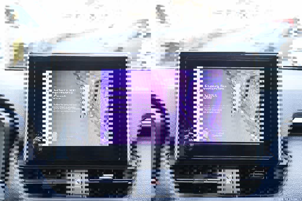 Used 2024 Toyota RAV4 LE image 14