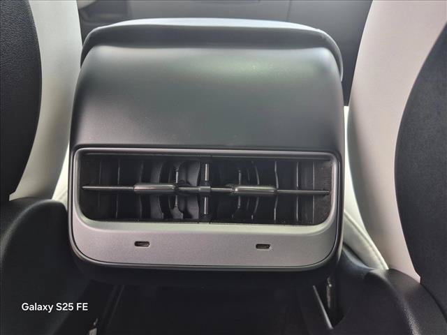 Used 2024 Tesla Model Y Long Range AWD/4WD image 19