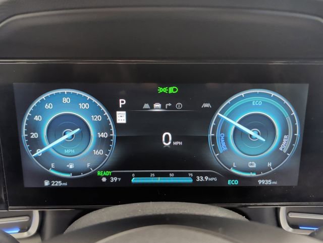 Certified 2025 Hyundai Elantra Limited image 18