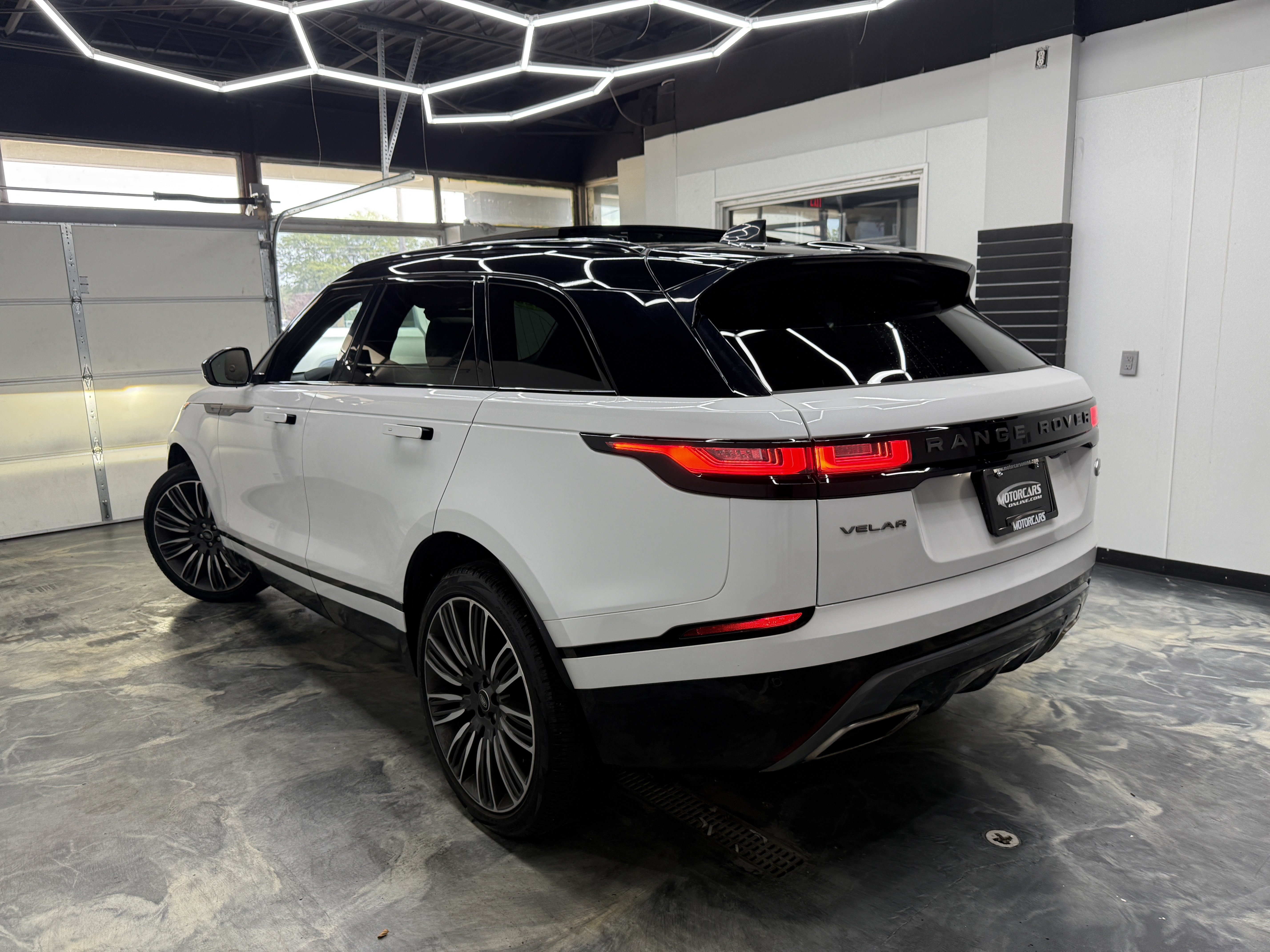 Used 2022 Land Rover Range Rover Velar R-Dynamic S AWD/4WD image 3