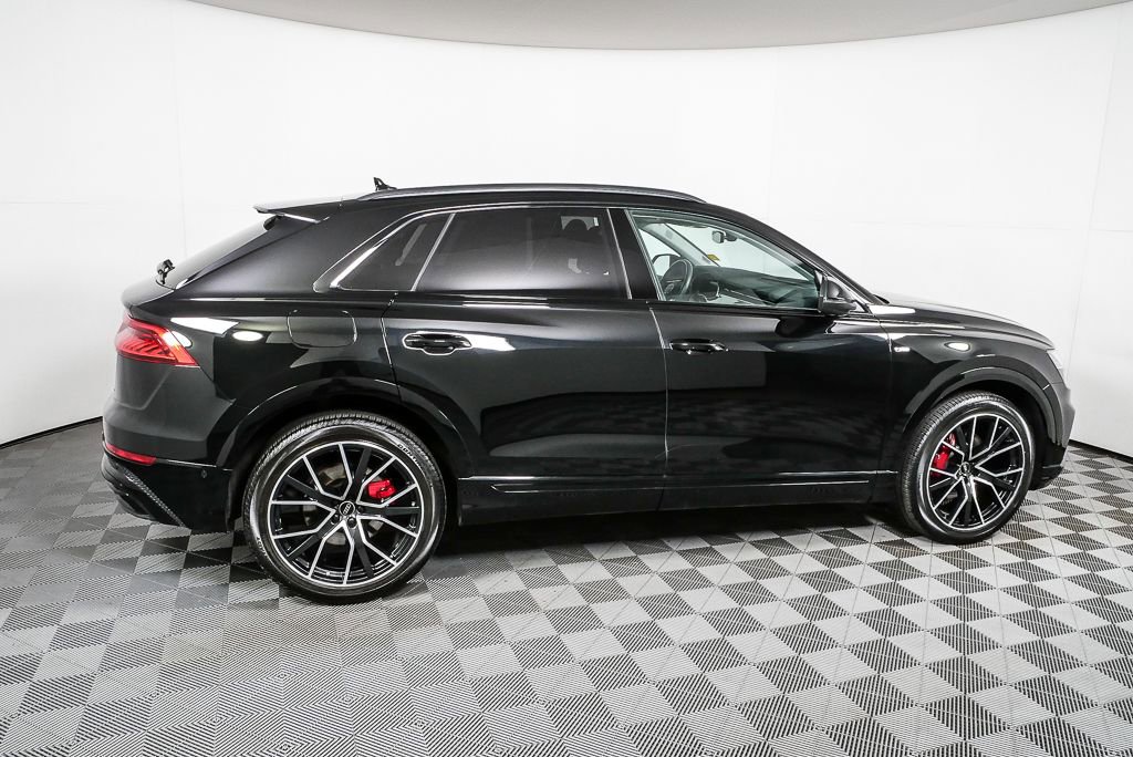 Used 2023 Audi Q8 Prestige w/ Prestige Package image 2