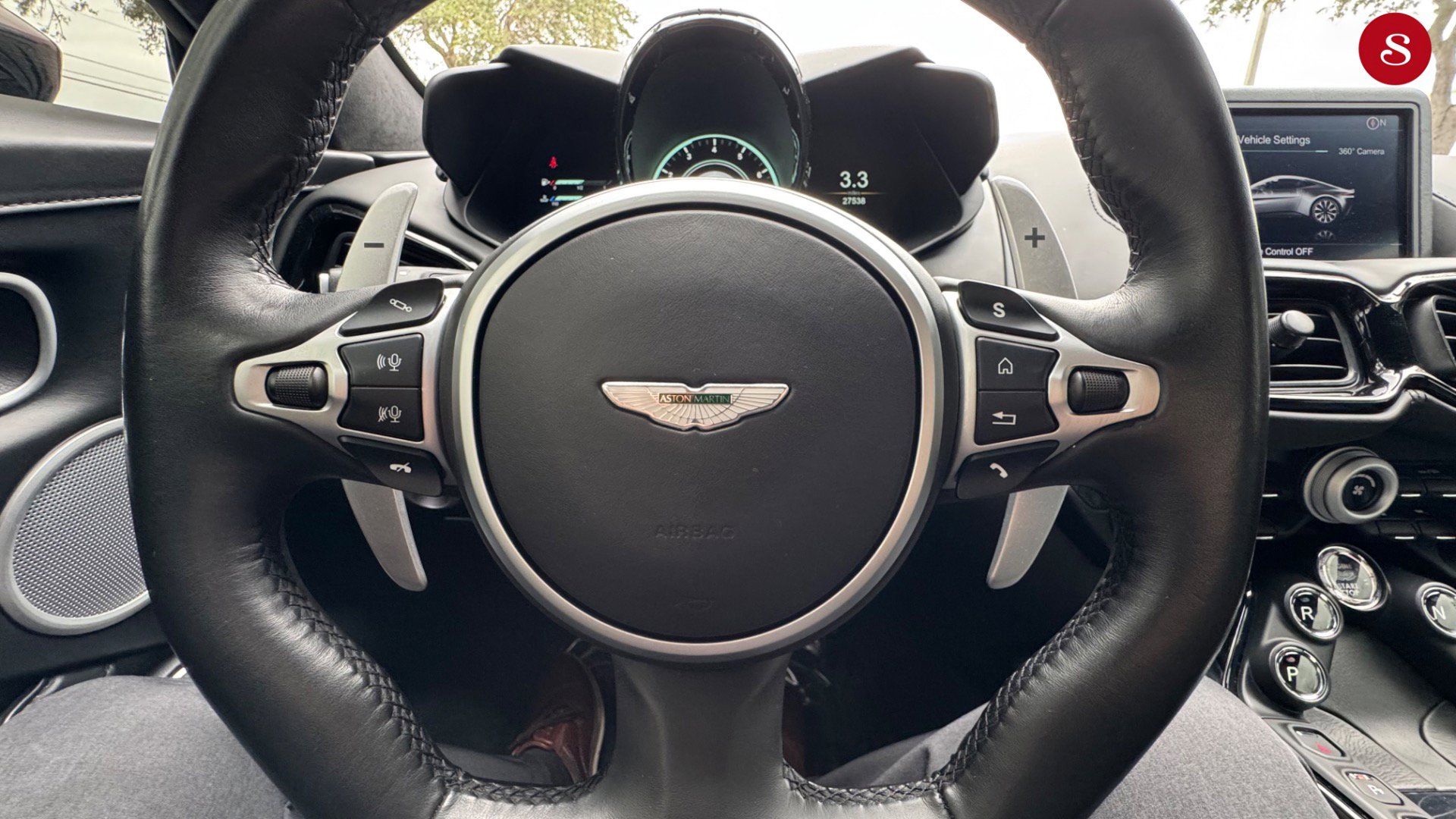 Used 2019 Aston Martin V8 Vantage Coupe image 12