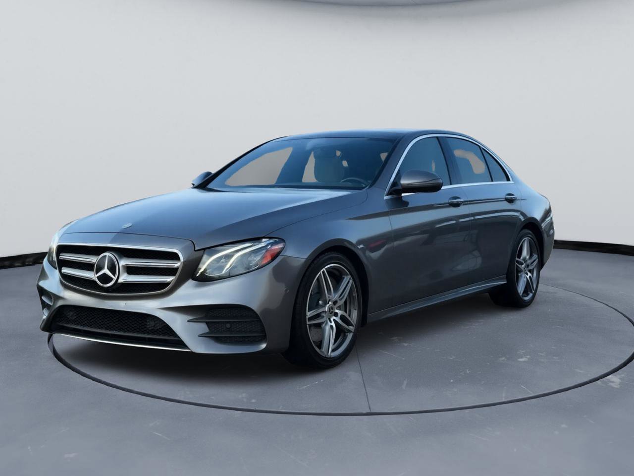 Used 2017 Mercedes-Benz E 300 image 4