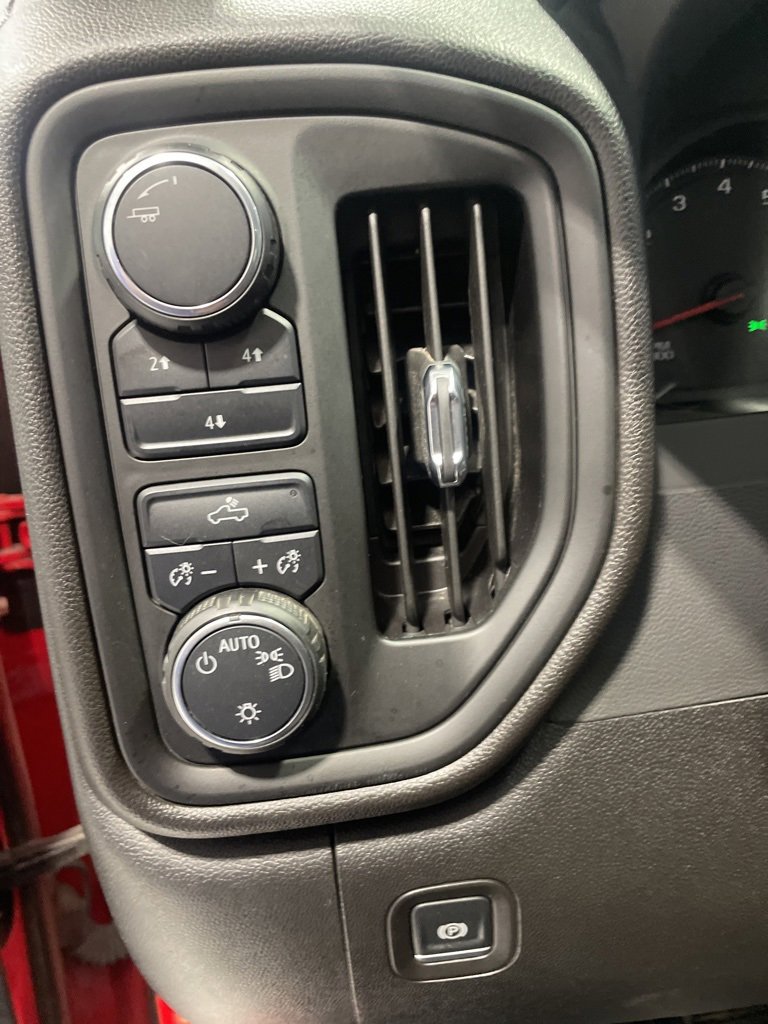 Used 2025 Chevrolet Silverado 2500 Custom w/ Custom Convenience Package image 16