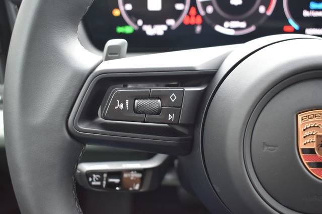 Used 2026 Porsche Cayenne AWD/4WD image 29