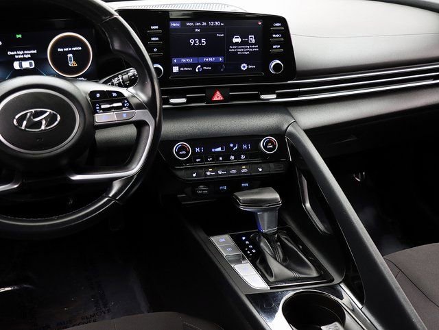 Used 2022 Hyundai Elantra SEL w/ Convenience Package image 14