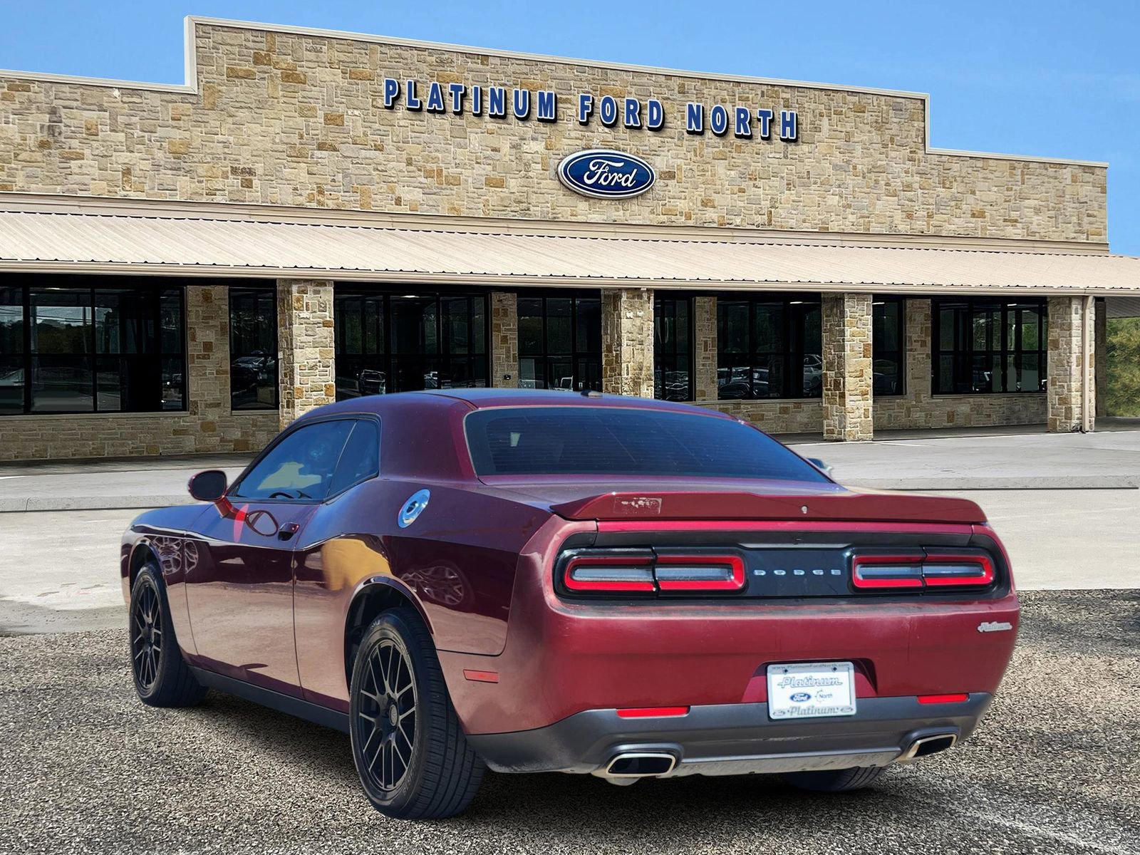 Used 2019 Dodge Challenger SXT image 4