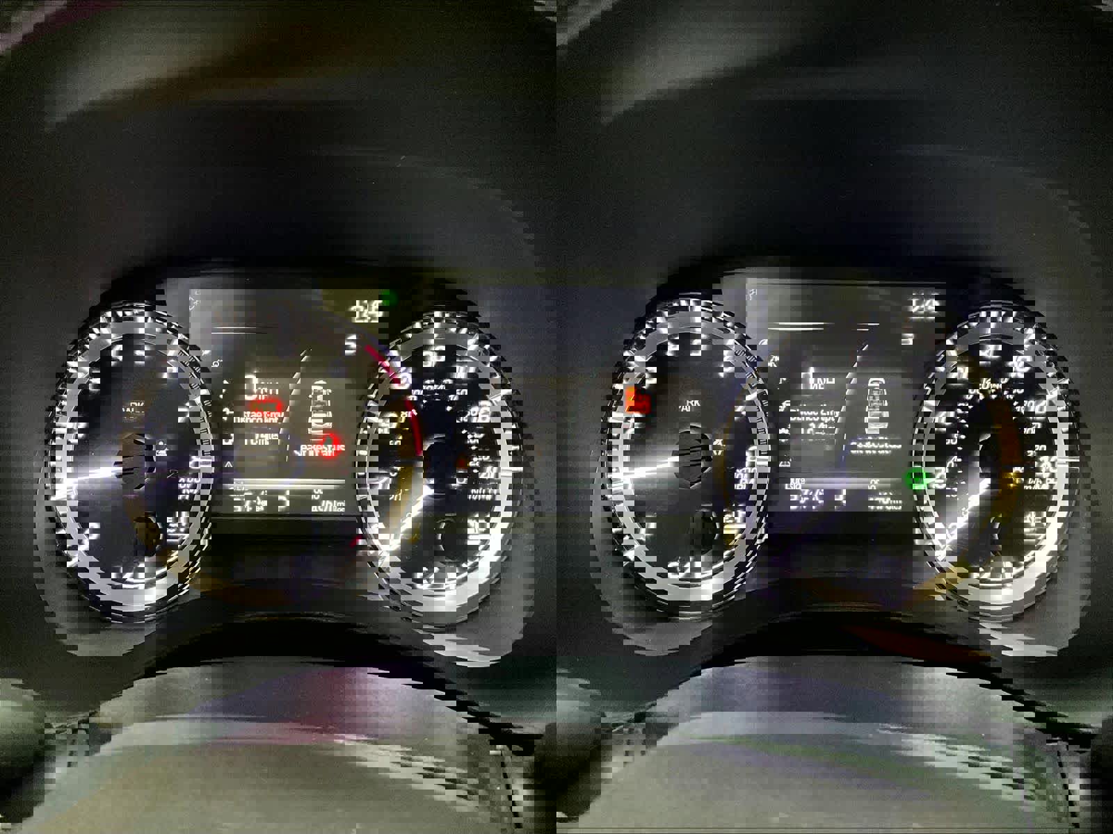 Used 2023 Toyota Highlander XLE image 26