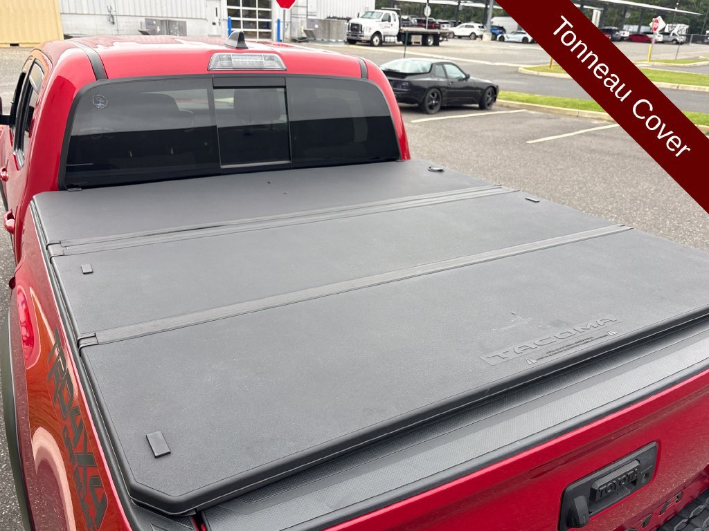 Used 2023 Toyota Tacoma TRD Off-Road w/ Technology Package AWD/4WD image 27