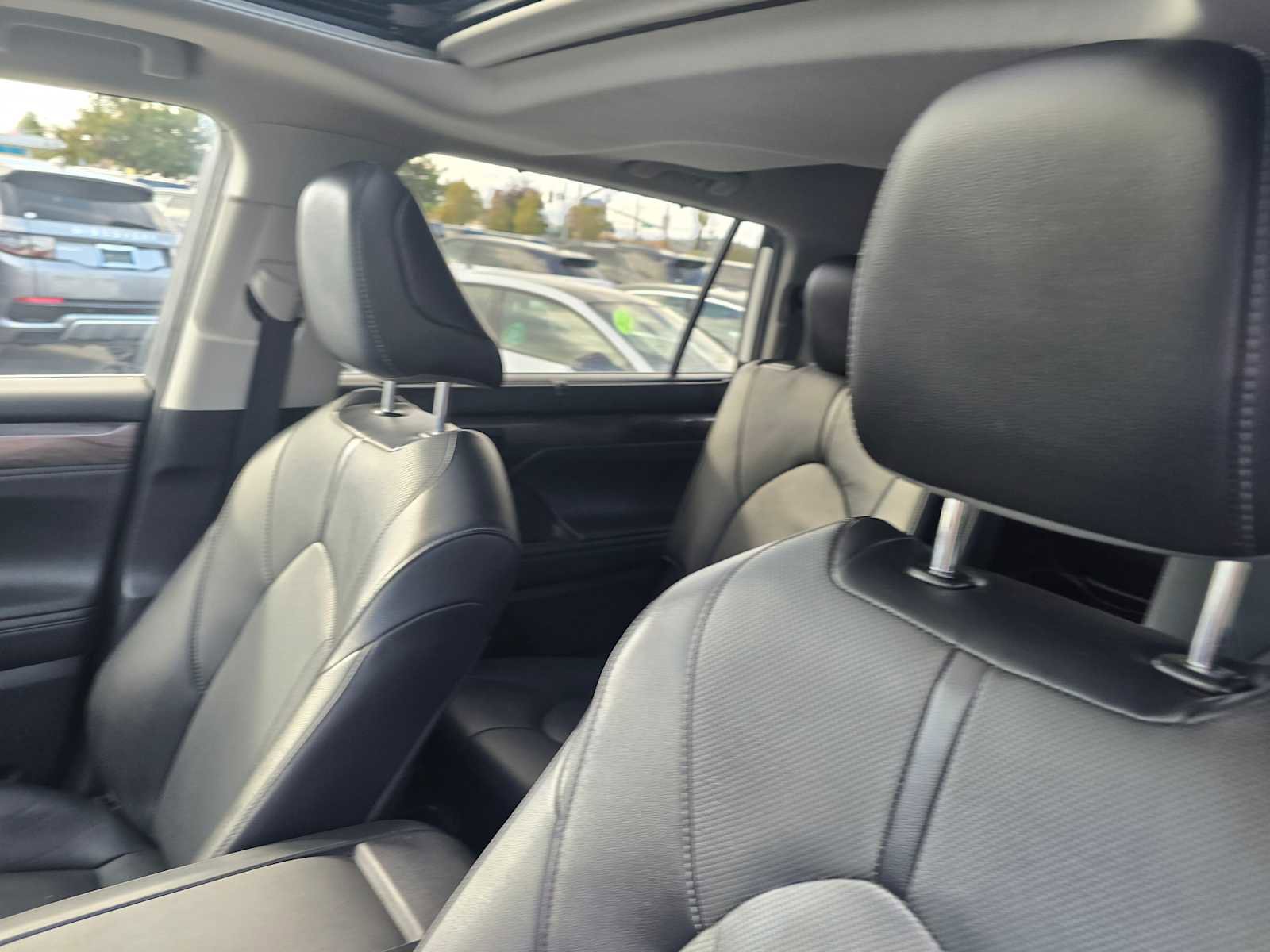 Used 2023 Toyota Highlander Limited image 24