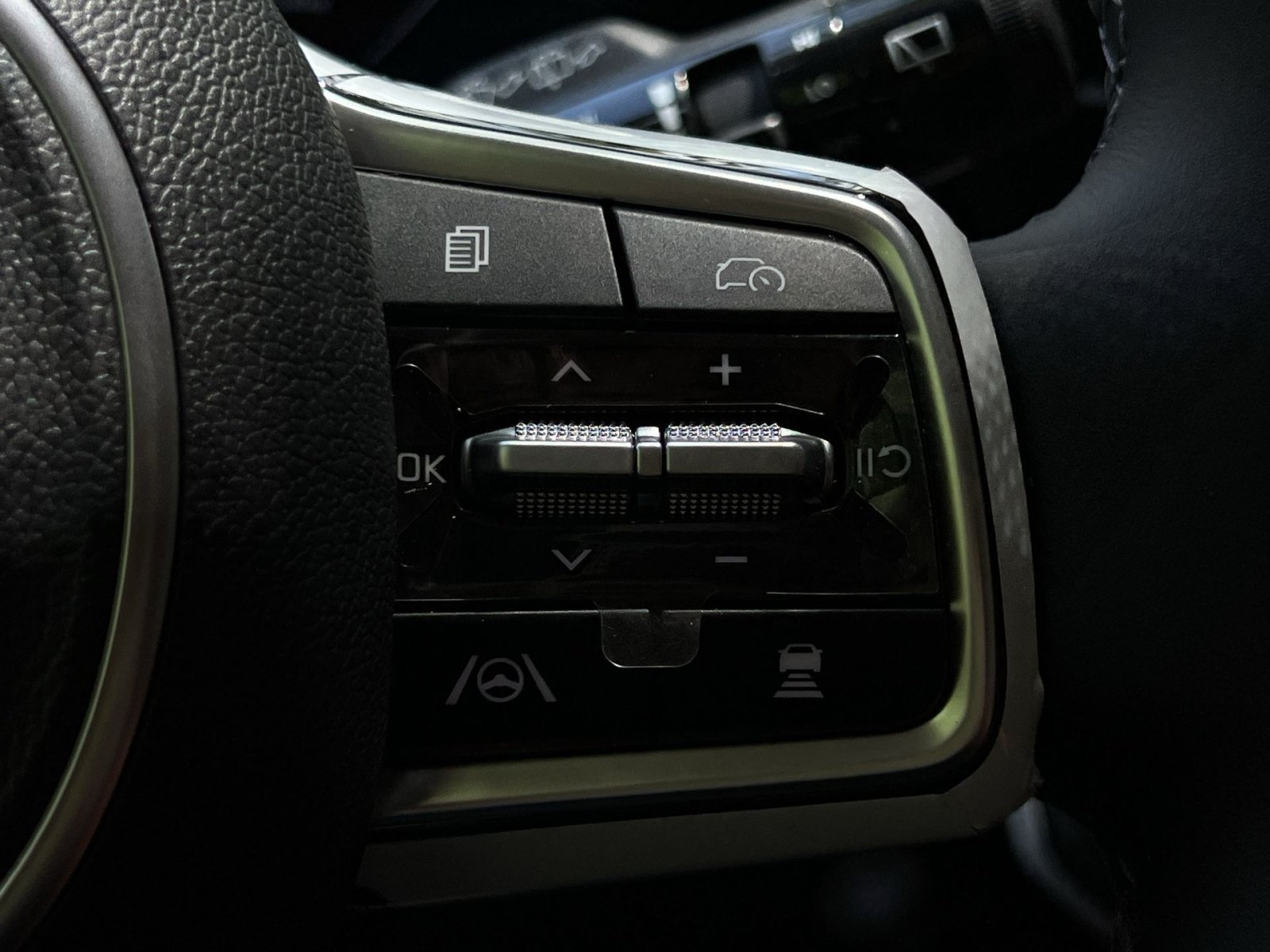 New 2026 Kia Carnival SX Prestige FWD image 30
