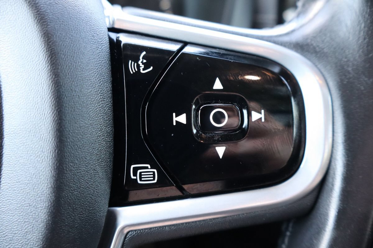 Used 2018 Volvo XC60 T6 Inscription w/ Convenience Package AWD/4WD image 31