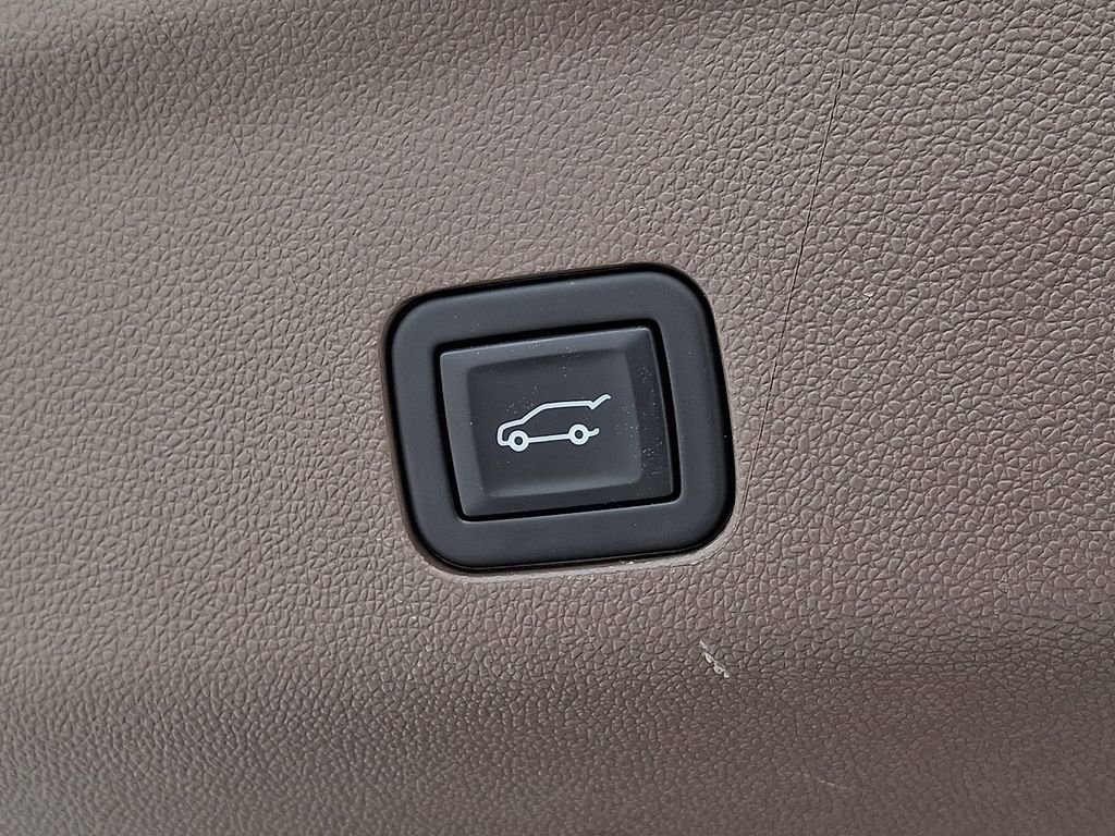 Used 2023 GMC Yukon Denali image 30