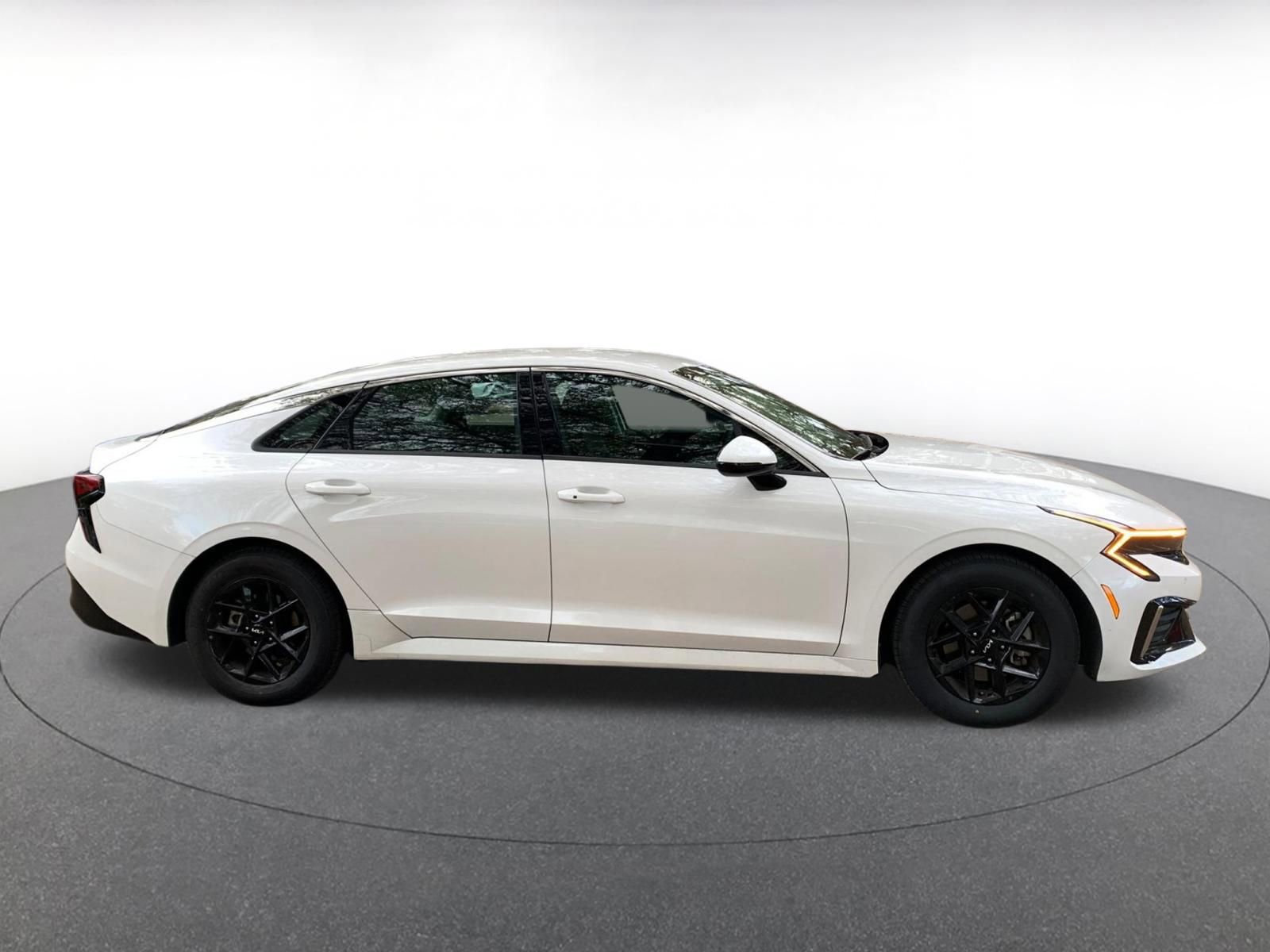 Used 2025 Kia K5 LXS image 8