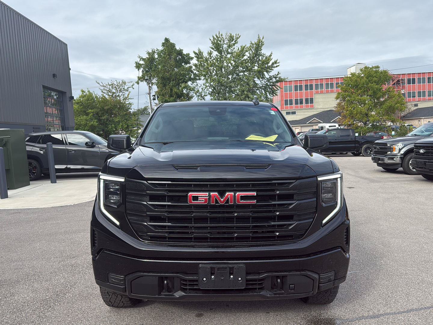 Used 2024 GMC Sierra 1500 Pro w/ Graphite Edition AWD/4WD image 8