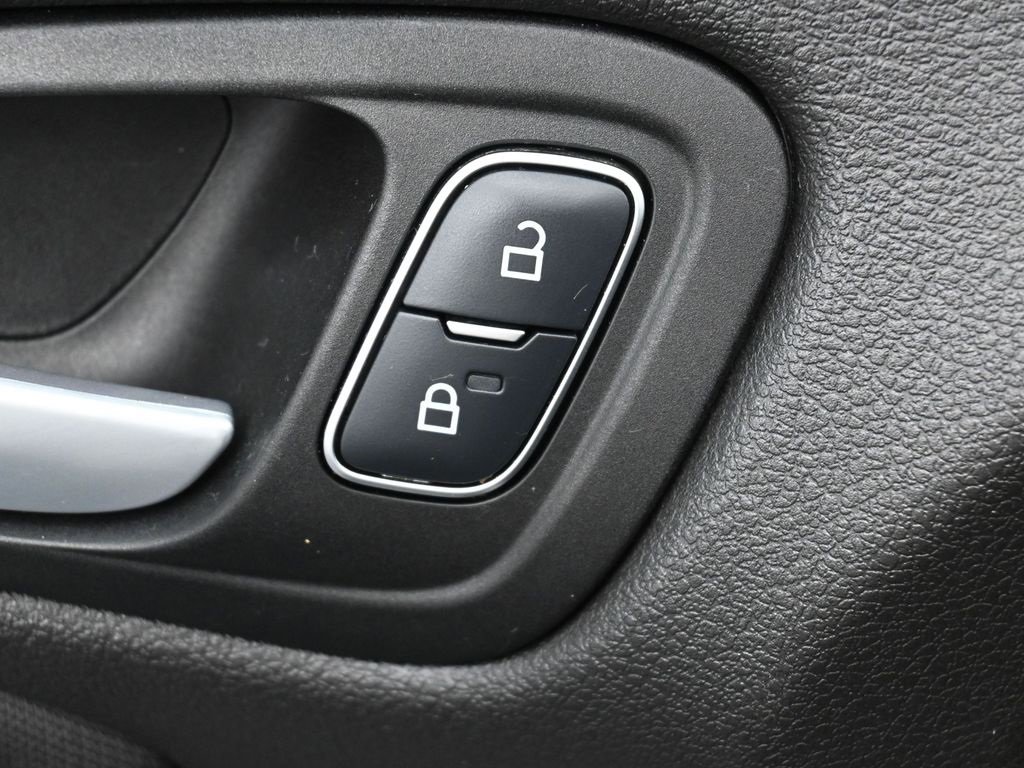 Used 2017 Ford Focus SEL image 13