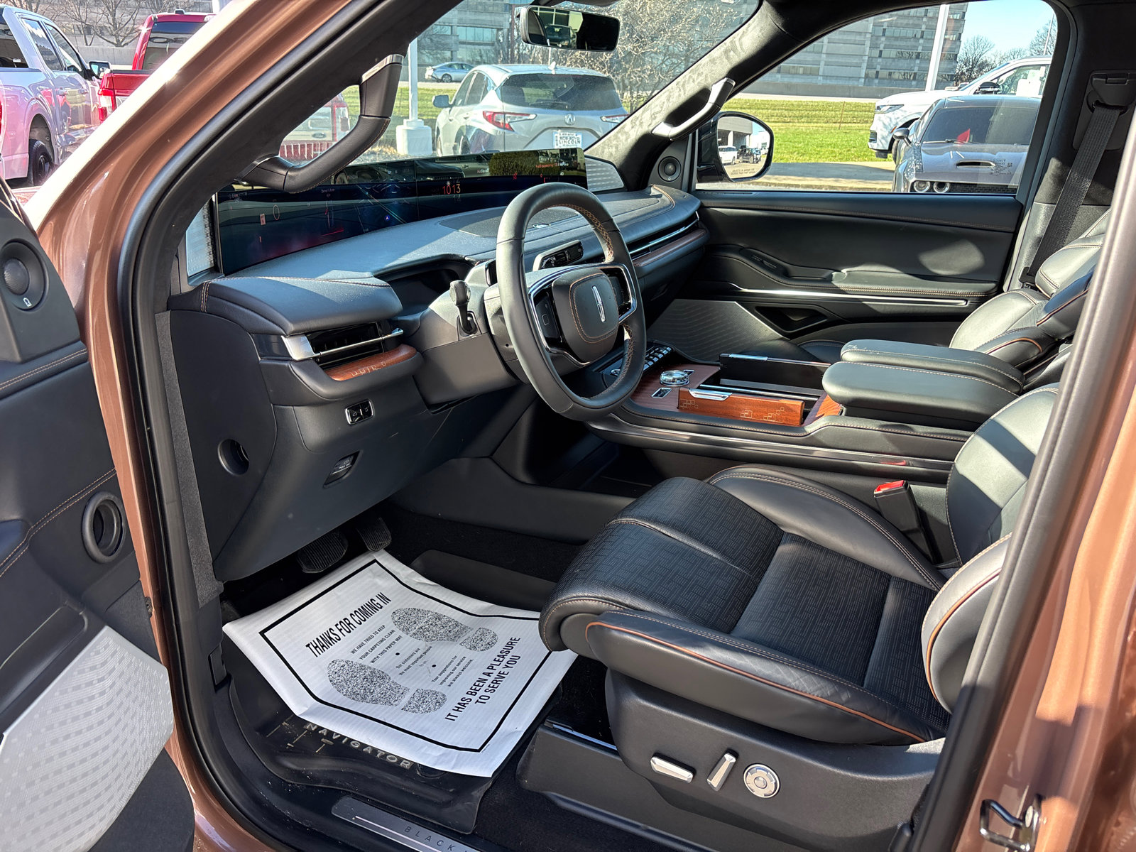 New 2025 Lincoln Navigator L Black Label AWD/4WD image 24