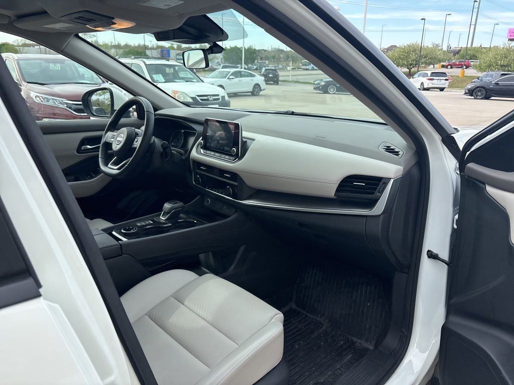 Used 2023 Nissan Rogue SV w/ SV Premium B Package AWD/4WD image 27