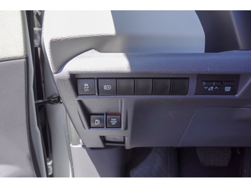 Certified 2023 Toyota Sienna LE FWD image 14