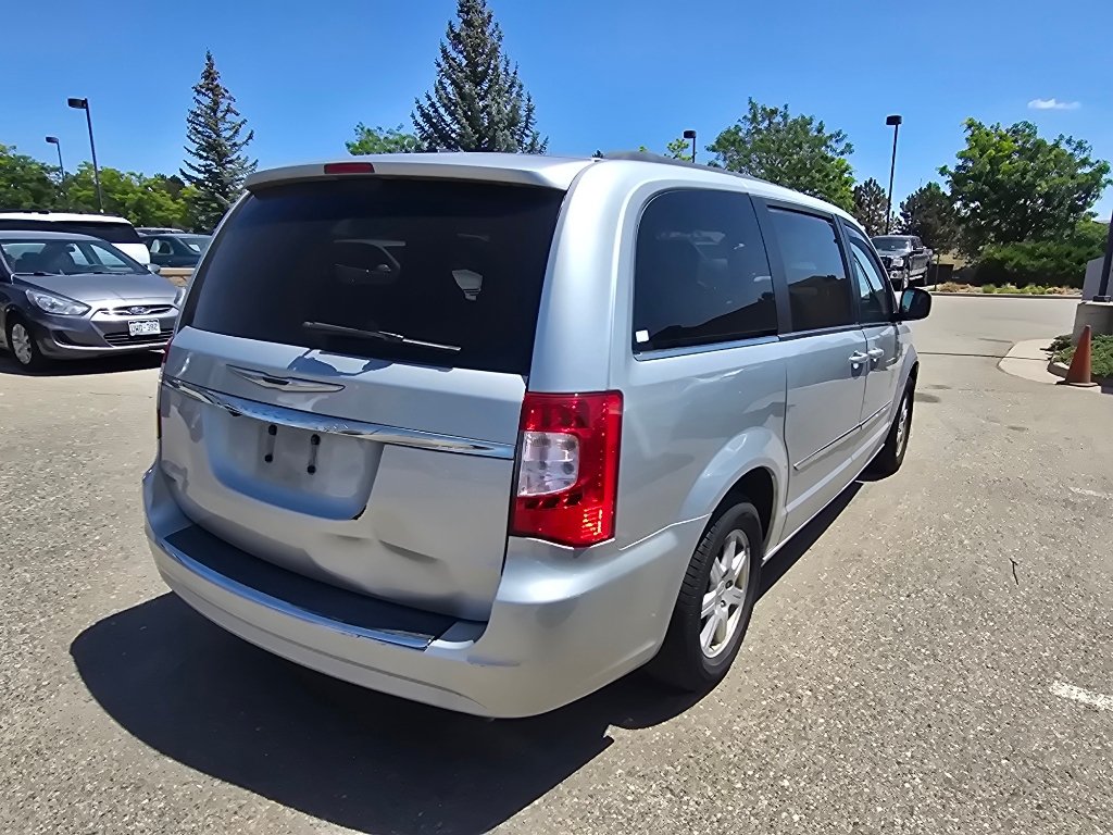 Used 2011 Chrysler Town & Country Touring FWD image 15