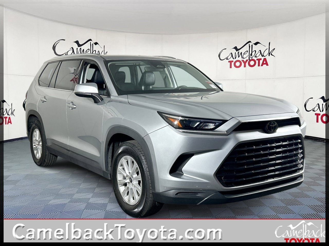 Used 2025 Toyota Grand Highlander AWD image 1