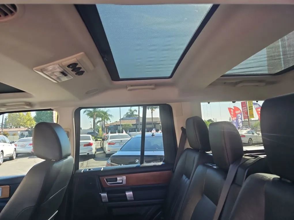 Used 2016 Land Rover LR4 HSE Silver Edition image 31