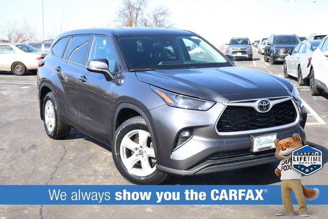 Used 2024 Toyota Highlander LE image 2