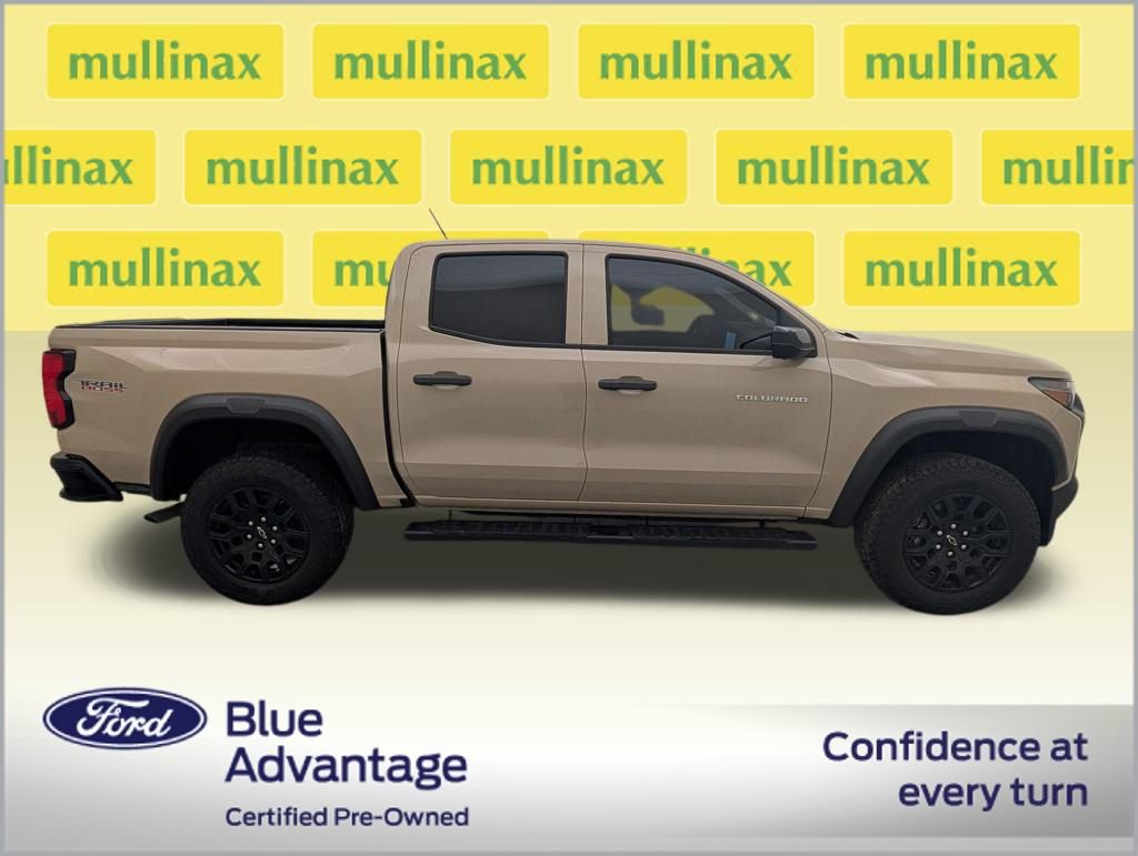 Used 2023 Chevrolet Colorado Trail Boss w/ Technology Package image 2